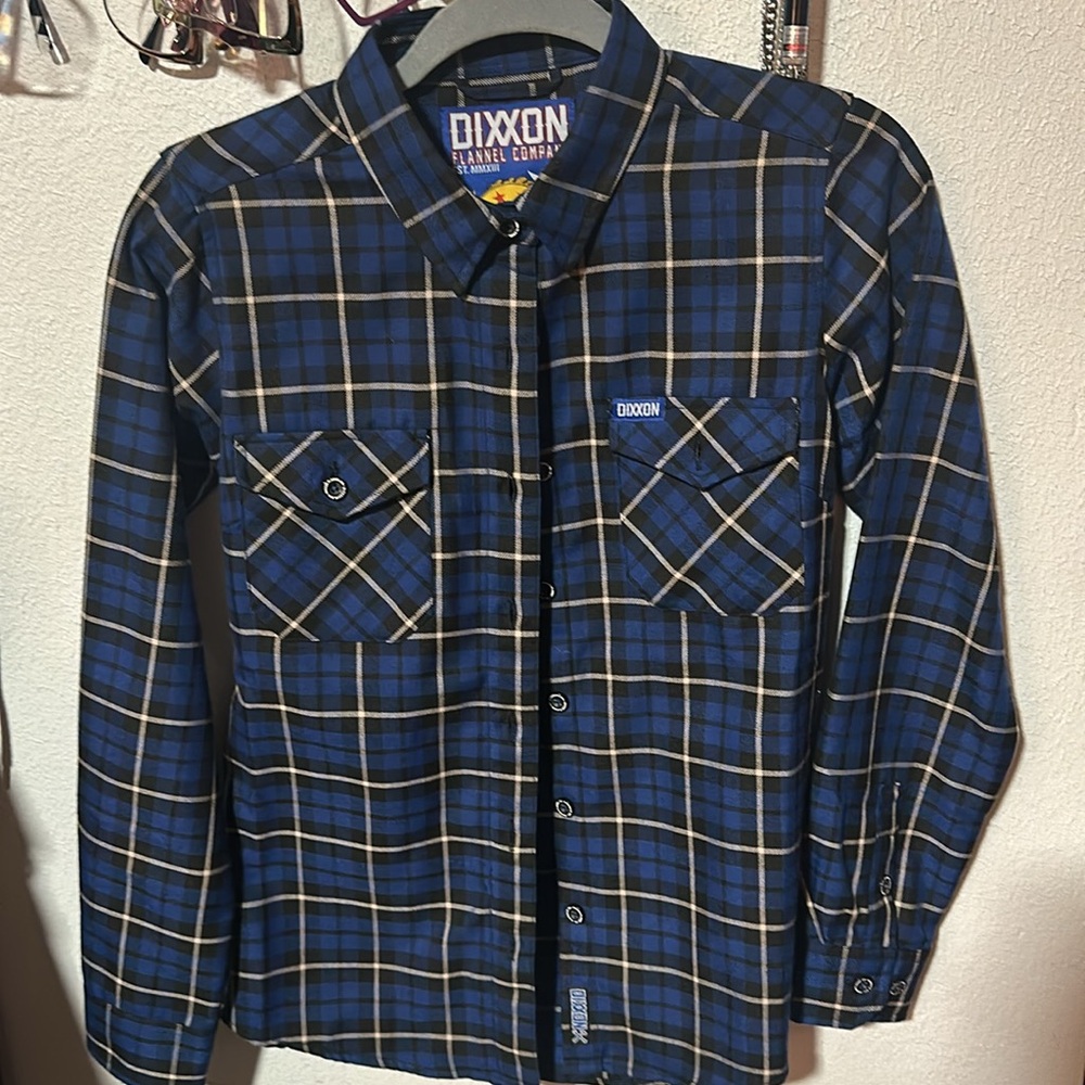 DIXXON FLANNEL CO. Women’s SMALL
“The McKenzie”
New without tags
